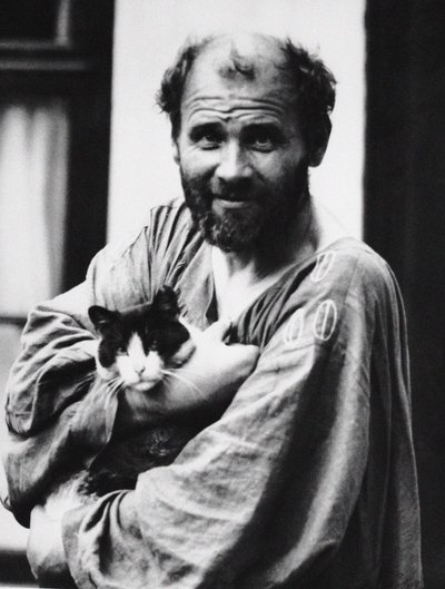 Gustav Klimt kissan kanssa, 1911. tekijältä Moritz Nähr