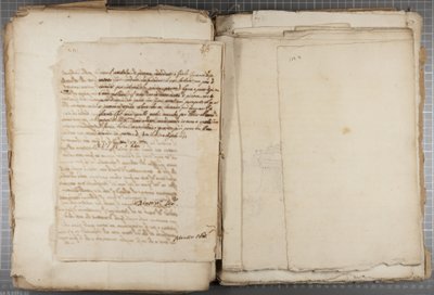 Urbinolaisen Mutio Oddin ja muiden piirustuksia sisältävä salkku, s. 120, kääntöpuoli, n. 1635-40 (kynällä ja tussilla paperille kirjoitettu sidottu nide). tekijältä Muzio Oddi