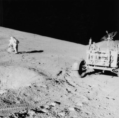 Astronautti David Scott s. 1932 Hadley Deltan rinteessä Apollo 15:n aikana 1971. tekijältä NASA Images
