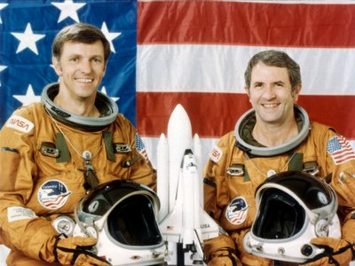 Astronautit Joe Engle ja Richard Truly, toinen avaruussukkulan lento, marraskuu 1981. tekijältä NASA Images