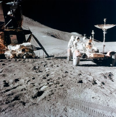 James Irwin 1930-1991 Lunar Roving Vehicle -ajoneuvolla Apollo 15:n aikana 1971. tekijältä NASA Images