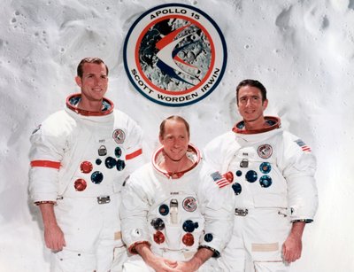 Apollo 15 -operaation miehistö miehitettyjen avaruusalusten keskuksessa Houstonissa, Texasissa, 1971. tekijältä NASA Images