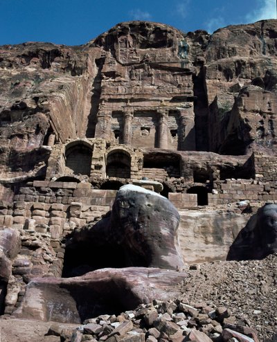 Näkymä urnahaudalle, 6. vuosisadalla eKr tekijältä Nabatean Nabatean