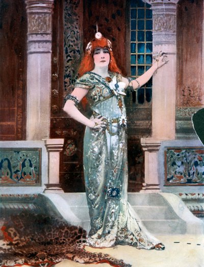 Sarah Bernhardt Isoldena, c1902. tekijältä Nadar