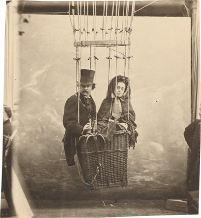 Omakuva vaimo Ernestinen kanssa ilmapallogondolissa, n. 1865, painettu n. 1890. tekijältä Nadar