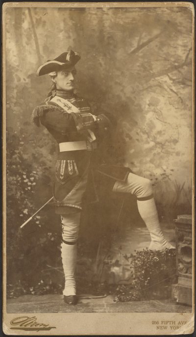 [John Drew, Jr. kapteeni Plume elokuvasta "Värvääjä"] tekijältä Napoleon Sarony