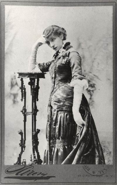 Muotokuva Sarah Bernhardtista (1844-1923) otettu Yhdysvalloissa (m/w kuva) tekijältä Napoleon Sarony