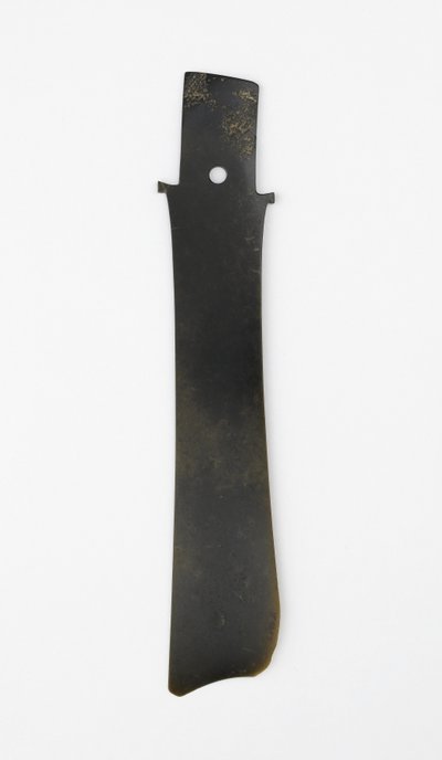 Haarukkataltta (zhang), Qijia-kulttuuri, n. 2500-2000 eKr. (jade (nefriitti)) tekijältä Neolithic Period Chinese School