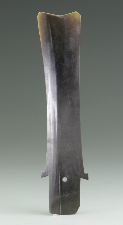 Sadonkorjuuveitsi (hu), Qijia Culture, n. 2500-2000 eKr. (jade) tekijältä Neolithic Period Chinese School