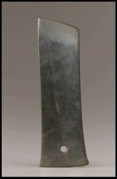 Sadonkorjuuveitsi (hu), Qijia Culture, n. 2500-2000 eKr. (jade) tekijältä Neolithic Period Chinese School