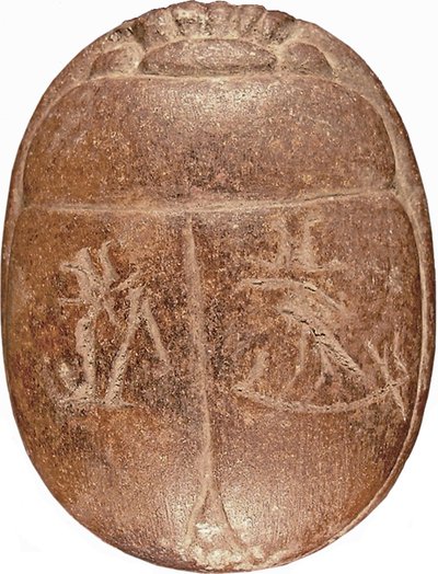 Sydänskarabee Hati-iay-kvartsiitista ja lehtikultajälkiä tekijältä New Kingdom Egyptian