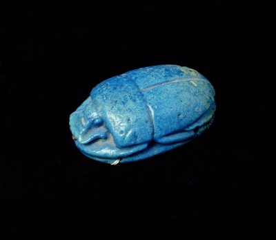 Skarabee muumiosta, Thebasta (fajanssi) tekijältä New Kingdom Egyptian