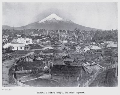 New Plymouth, Uusi-Seelanti: Parihaka, syntyperäinen kylä ja Mount Egmont (m/v kuva) tekijältä New Zealand Photographer