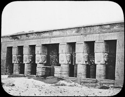 Hathorin temppeli, Dendera, Egypti, c1890. tekijältä Newton and Co