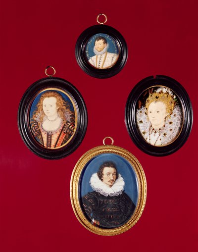 Kokoelma miniatyyrejä: Francis Drake (nyt National Portrait Gallery, ks. 1619); Elizabeth I (nyt National Portrait Galleryssa); Isaac Oliver; Elizabeth, Böömin kuningatar tekijältä Nicholas Hilliard