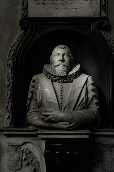 Hugo Barkerin muistomerkki, 1632 (marmori) tekijältä Nicholas Stone