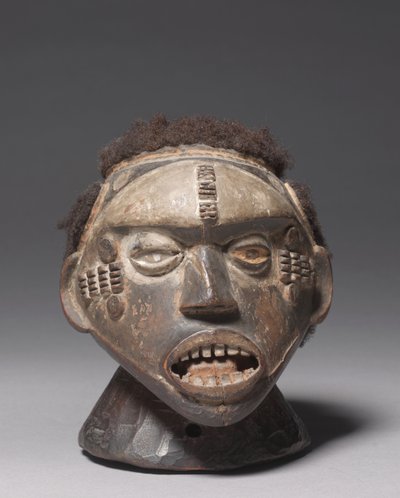 Päähine, 1900-luvun alku tekijältä Nigerian School
