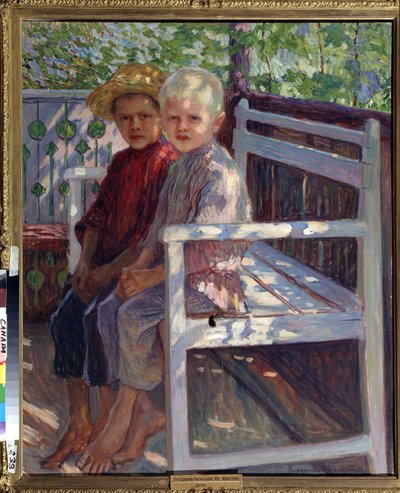 Lapset (lapset). Kaksi lasta, toisella vaaleat hiukset, toisella ruskeat hiukset, istuu paljain jaloin penkillä auringossa. Nikolai Petrovitš Bogdanov Belsky (Bogdanov-Belsky) (Bogdanov-Belsky) (Bogdanov-Belsky) (1868-1945) maalaus. Öljy kankaalle tekijältä Nikolai Petrovich Bogdanov Belsky