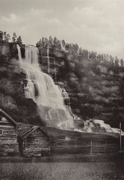 Tvindefos (m/w kuva) tekijältä Norwegian Photographer