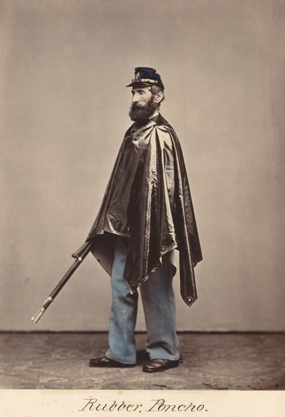 Kuminen poncho tekijältä O.H. Willard