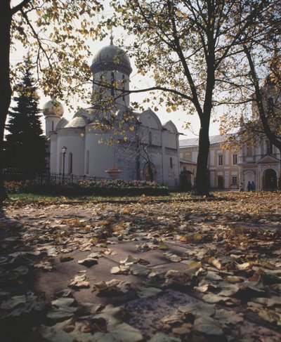 Kolminaisuuden katedraali ja Pyhän Sergiuksen Radonezhin hauta, 1422 tekijältä Old Russian Architecture
