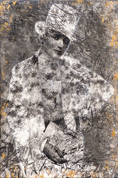 Kulta, 2022 (sekatekniikka puulle) tekijältä Olivia Gozzano