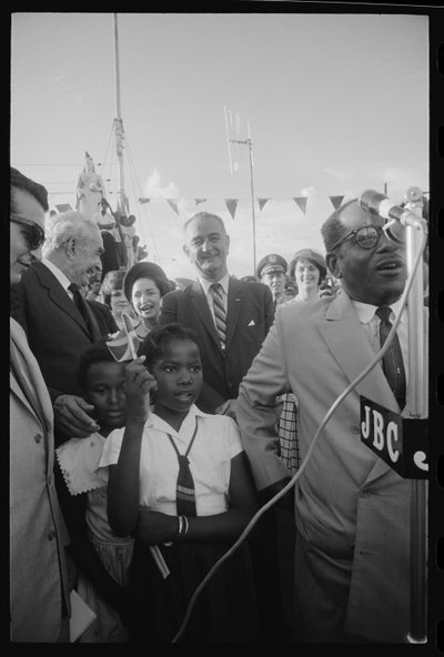 Lyndon B. Johnson Jamaikalla tekijältä Orlando Suero