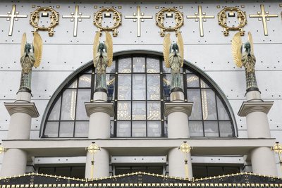 Am Steinhofin kirkko (kirkko Leopld) suunnitteli Otto Wagner, Wien, Itävalta (kuva) tekijältä Otto Wagner