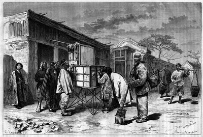 Toimintaa Pekinin (Peking) kaduilla 1800-luvun dioraamalla. Kaiverrus Sellierin piirustuksesta, Thomsonin valokuvasta "Le Tour du Monde, Nouveau Journal des Voyages", toimittanut Edouard Charton, Paris tekijältä P. (after) Sellier