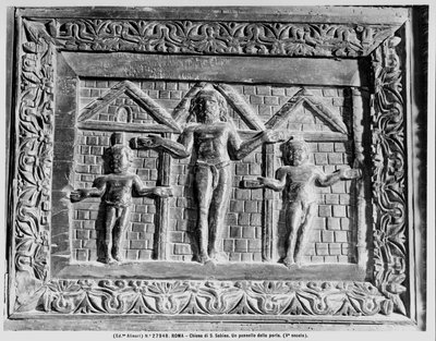 Yksityiskohta ristiinnaulitsemisesta ovesta, joka kuvaa kohtauksia Vanhasta ja Uudesta testamentista (puu) (m/v kuva) tekijältä Paleo Christian