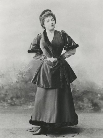 Juliette Girardin muotokuva, noin 1900 tekijältä Paul Boyer