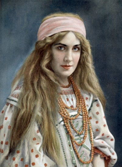 Oopperalaulaja Marguerite Carre (1880-1947) Snegourotchkan roolissa oopperassa Snegourotchka, Pariisi, valokuva Paul Nadar ranskalaisesta "Le Theatre" -lehdestä heinäkuussa 1908 tekijältä Paul Nadar