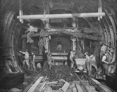 Putkiradan kaivaminen, Great Northern and City Railway, Lontoo, c1903 1903 tekijältä Pearson and Son Ltd