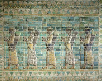 Jousimiesten friisi Darius Suuren palatsista (548-486 eKr.) Susassa, Iranissa, Akhemenidikausi, noin 500 eKr. (lasitiilet) tekijältä Persian School