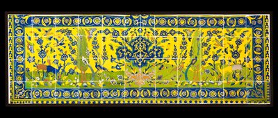 Luonnonkuvaa kuvaavat laatat Isfahanista, Iranista, luultavasti n. 1600-luvulta (keramiikka, jossa on polykromia lasituksen alla) tekijältä Persian School