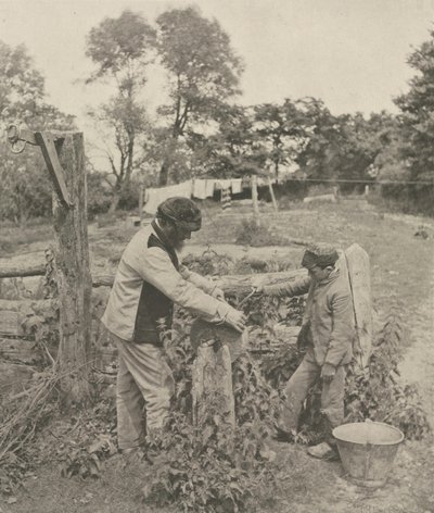 Grindstonessa - Suffolkin maatilapihalla, 1888. tekijältä Peter Henry Emerson