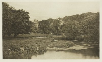 Haddon Hall, niityiltä tekijältä Peter Henry Emerson