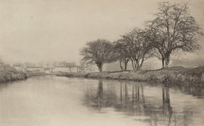 Kylä joen rannalla tekijältä Peter Henry Emerson