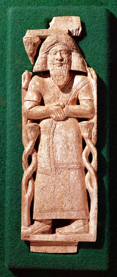 Norsunluinen jumalan plaketti, Damaskoksen kuninkaan Hazaelin valtiovuoteesta, Syyria, Arslan Tasch (Hadatou) n.840 eKr. tekijältä Phoenician