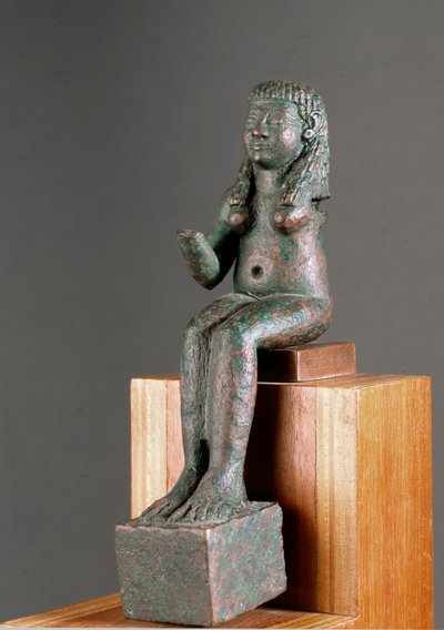 Foinikialainen taide: Astarten jumaluus. Pronssiveistos 7. vuosisadalta eKr. Espanjan Carambolon pyhäköstä. Himmeä. 16 cm Sevilla, arkeologinen museo tekijältä Phoenician