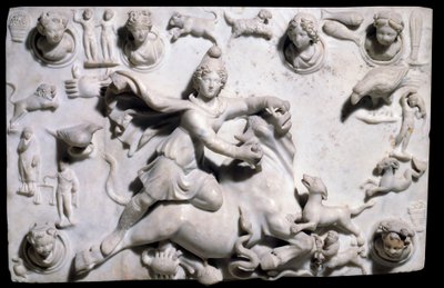 Itämaiset antiikkiesineet: Mithra teurastamassa härän (tulee Sidonin Mithraeumista). Matalakuvioinen marmori Saydasta, 2.-3. vuosisadalla (kreikkalais-roomalainen aika, foinikialainen kuningaskunta). Pariisi, Louvre-museo tekijältä Phoenician Phoenician