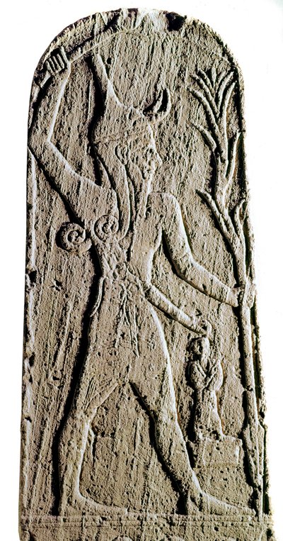 Foinikialainen taide: Baalin jumalan kalkkikivistele salamassa. (Jumalasoturi suojelee kuningasta) Veistos 1800- tai 1700-luvulta eKr. Ras Shamrasta (Ugarit tai Ougarit) Dim 142 cm Paris, Musee du Louvre tekijältä Phoenician Phoenician