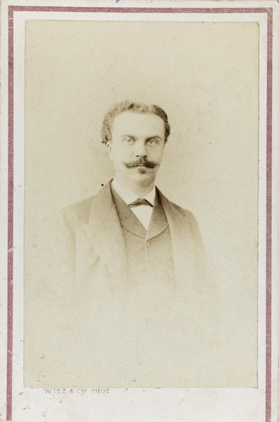 Guy de Maupassantin muotokuva, n. 1880. tekijältä Photo studio Witz and Cie.