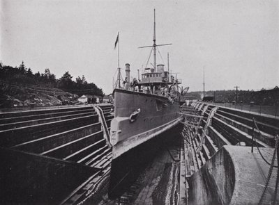 HMS "Flora", Dockissa, Esquimaltissa, Brittiläisessä Kolumbiassa (m/v kuva) tekijältä Photographer Canadian
