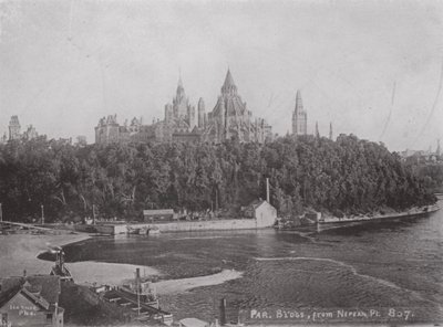 Parlamenttirakennukset, Ottawa, Nepean Pointista (m/w kuva) tekijältä Photographer Canadian