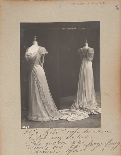 Albumisivu: House of Worth, Ball Gown tekijältä Photographer French