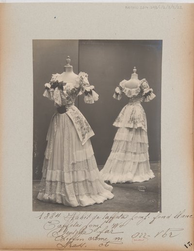 Albumisivu: House of Worth, Ball Gown tekijältä Photographer French