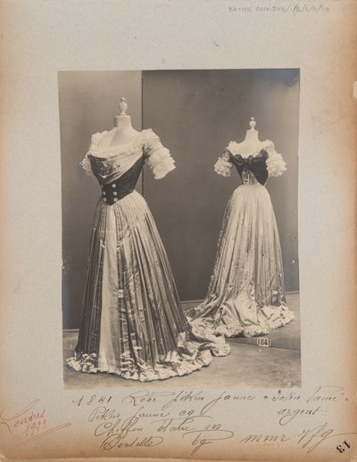 Albumisivu: House of Worth, Ball Gown tekijältä Photographer French