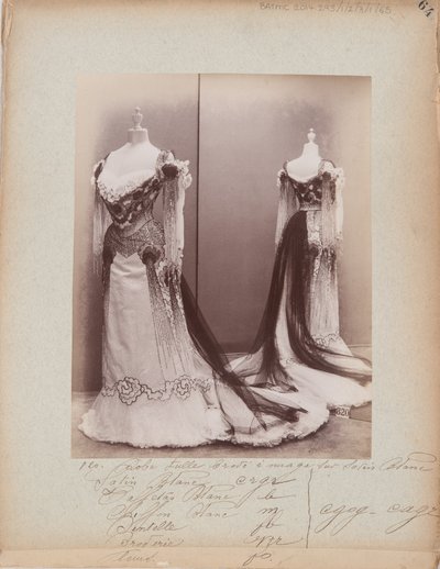 Albumisivu: House of Worth, Ball Gown tekijältä Photographer French