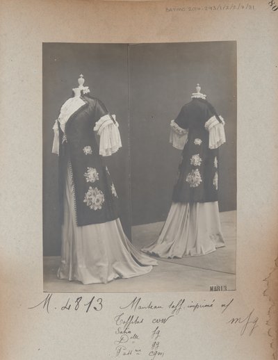 Albumisivu: House of Worth, Coat tekijältä Photographer French
